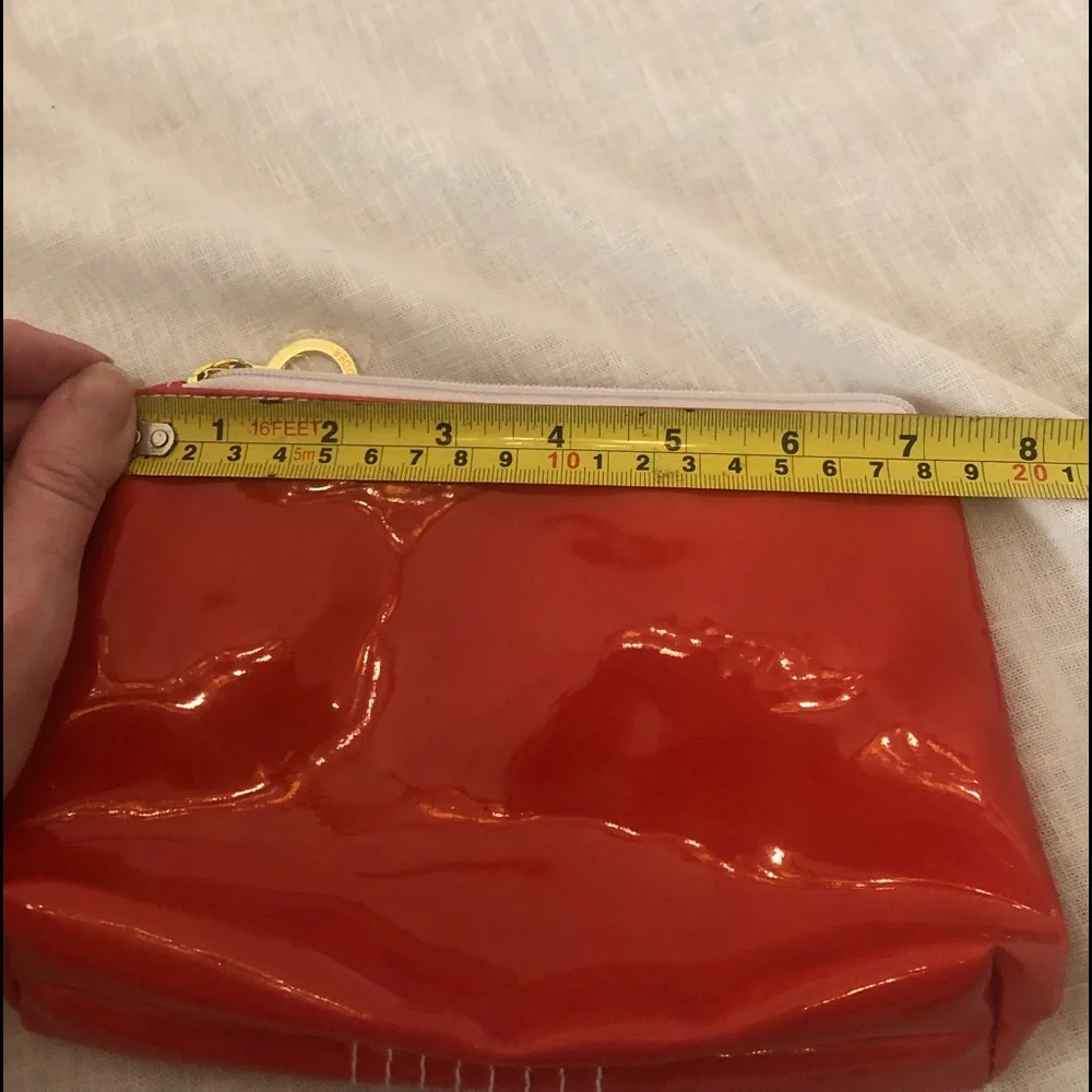 🌞 Estee Lauder zip up shiny red patent leather make up travel bag